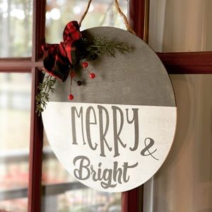 Door hanger wood round